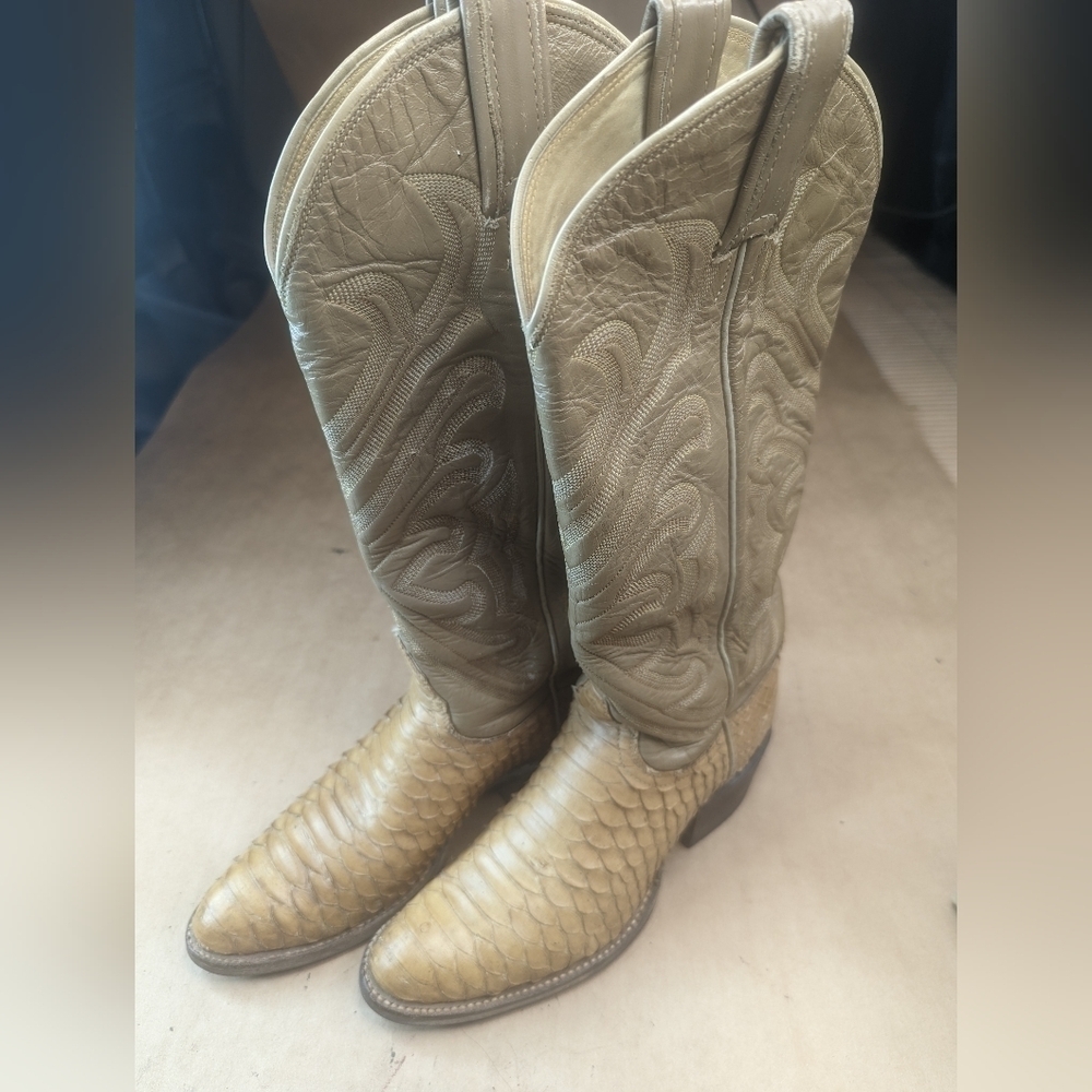 Tony Lama boots Black Label women's sz 4.5B Exotic Genuine Golden Python Snakes